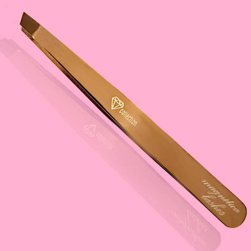 pęseta_vip_brows_różowe_tło.webp